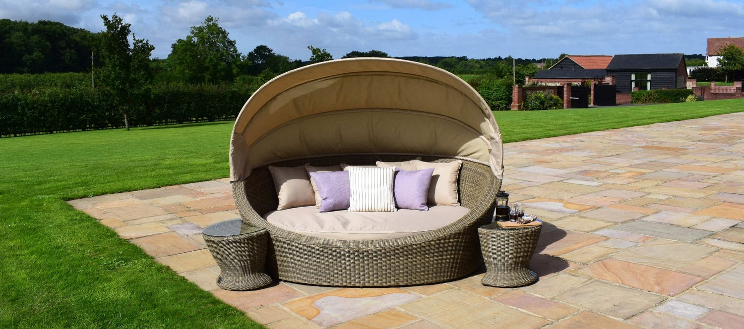 Garden Daybed With Canopy